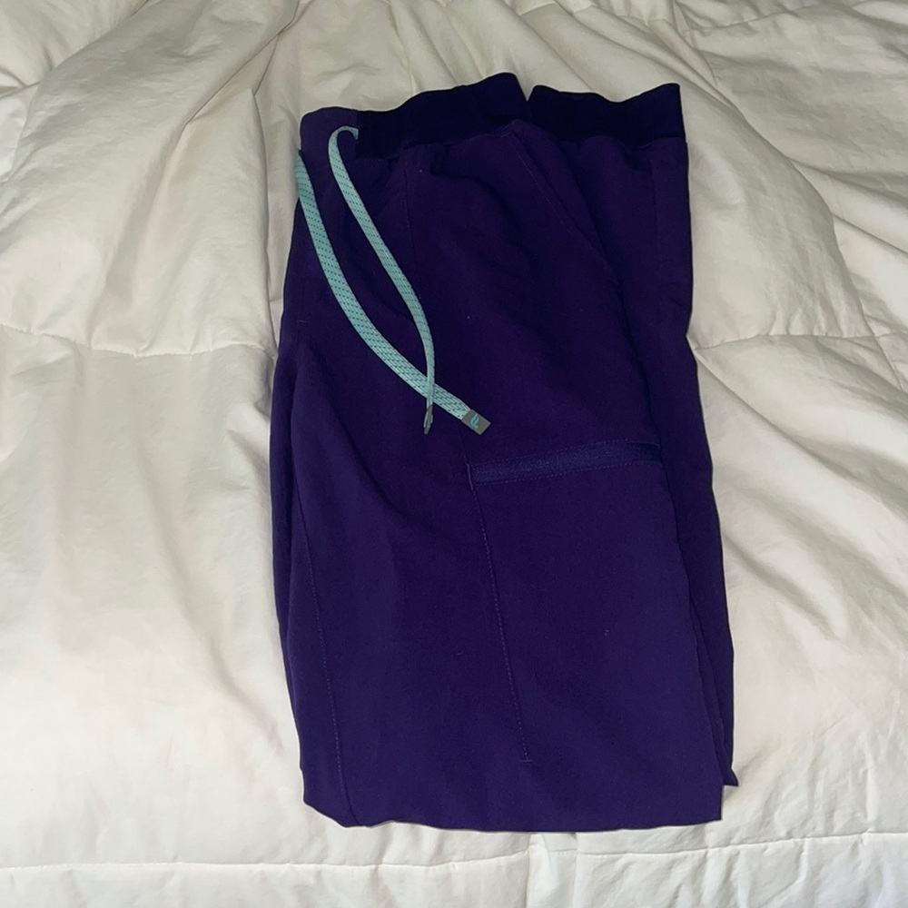 Fabletics scrub joggers